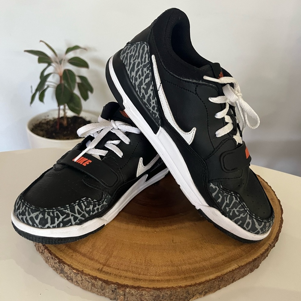 Nike Air Jordan Speckled Sneakers Black & White Size 3Y